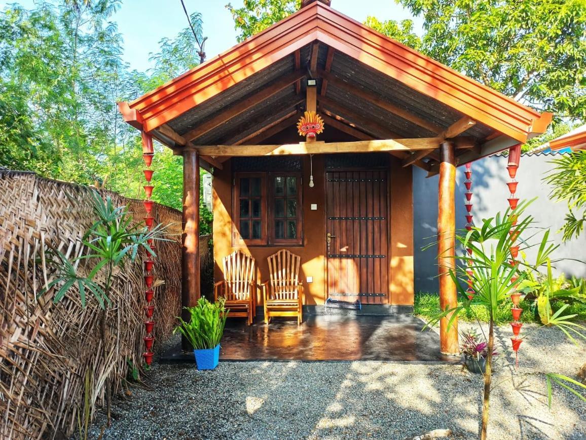 Dimuthu Homestay Udawalawe Exteriör bild